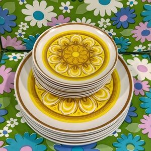 Vintage Yellow Floral Melamine Plate Set by Maplex